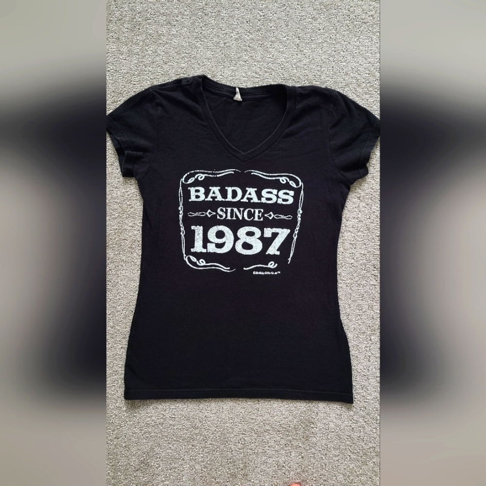 Badass‎ Since 1987 short sleeved birthday shirt size small